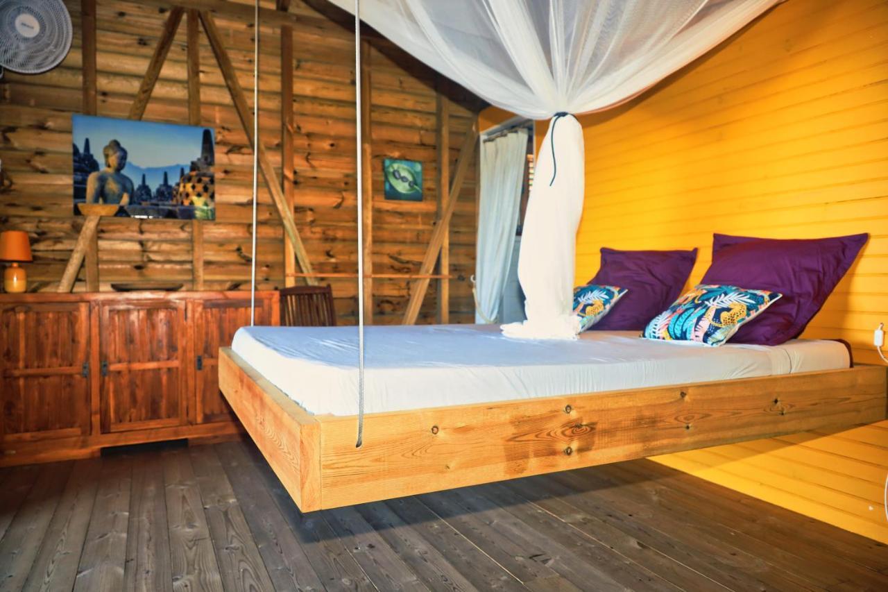 Ti Kaz Anoli En Bois Avec Vue Sur La Baie Holiday home *