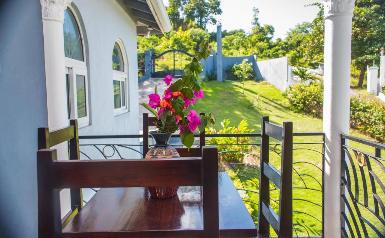 Holiday home Runaway To Tranquility, Overlooking The Bay Runaway Bay