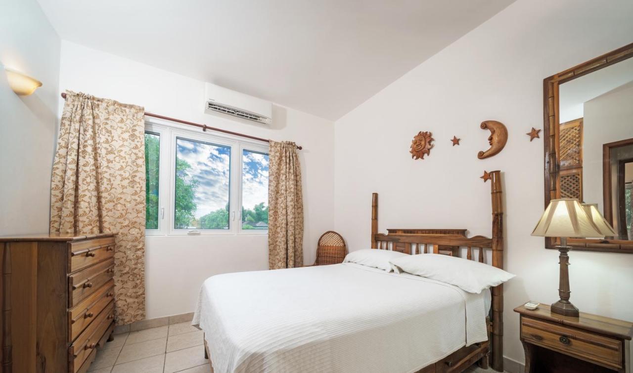 Hotel Beach House Condos, Negril