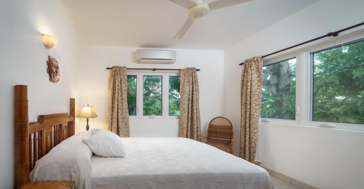 Beach House Condos, 3* Negril