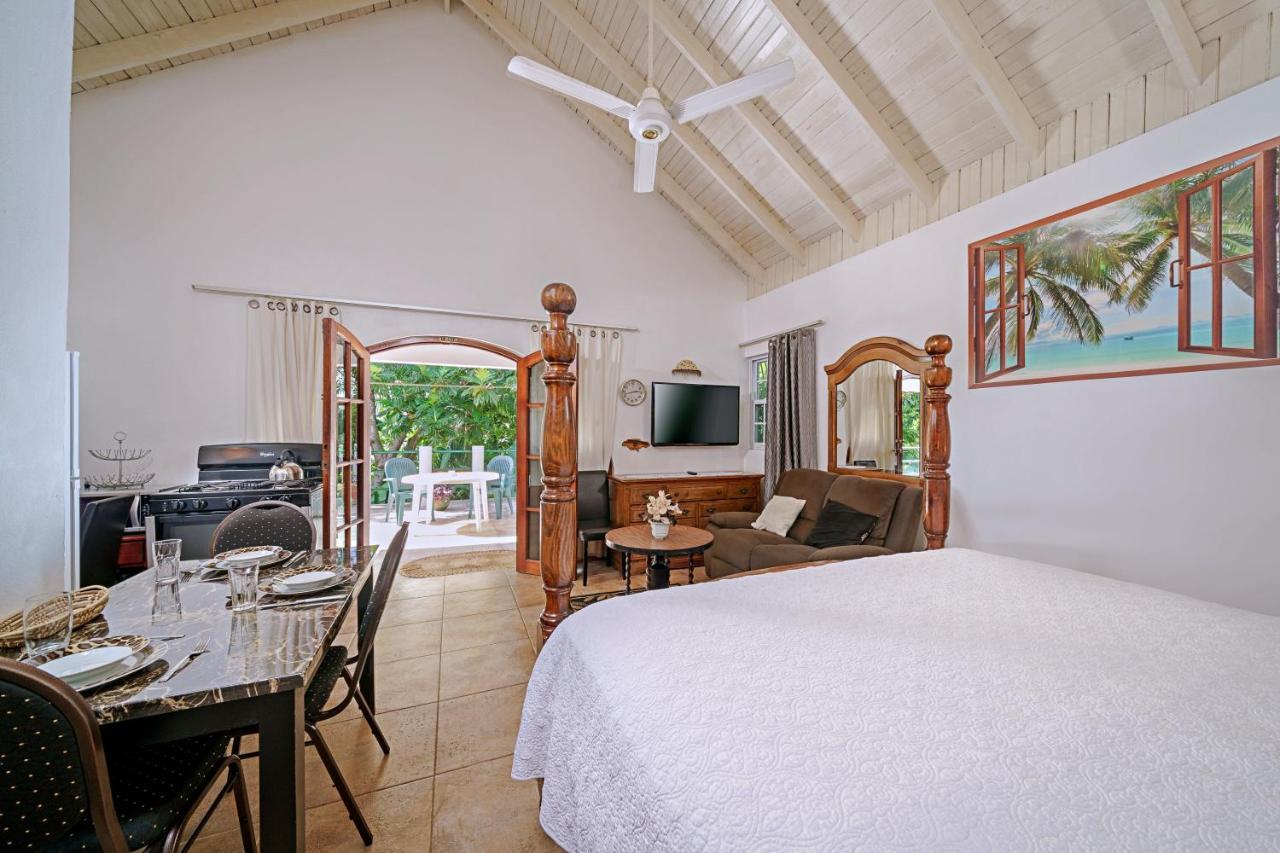 Hotel Beach House Condos, 3*