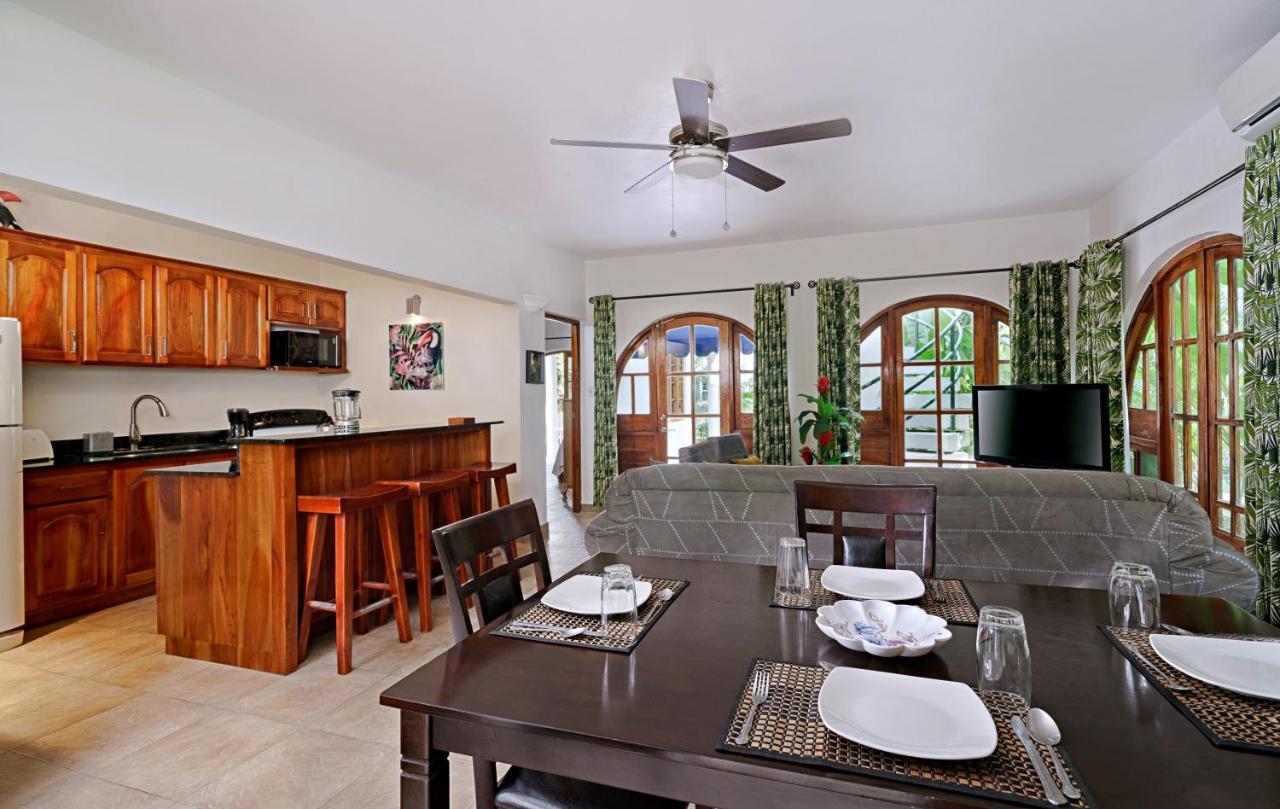 Hotel Beach House Condos, 3*