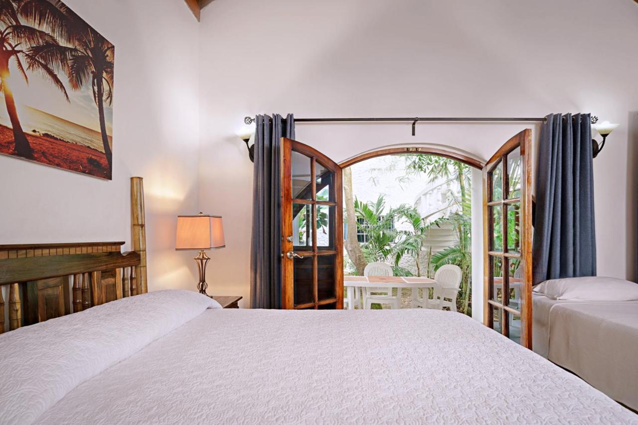 Beach House Condos, Hotel Negril