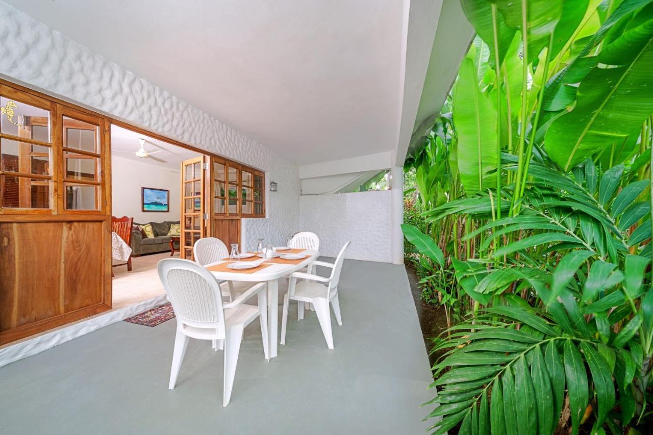 Hotel Beach House Condos, 3*