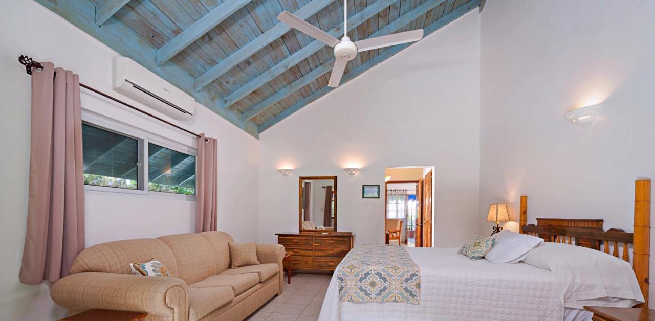 Beach House Condos, 3*