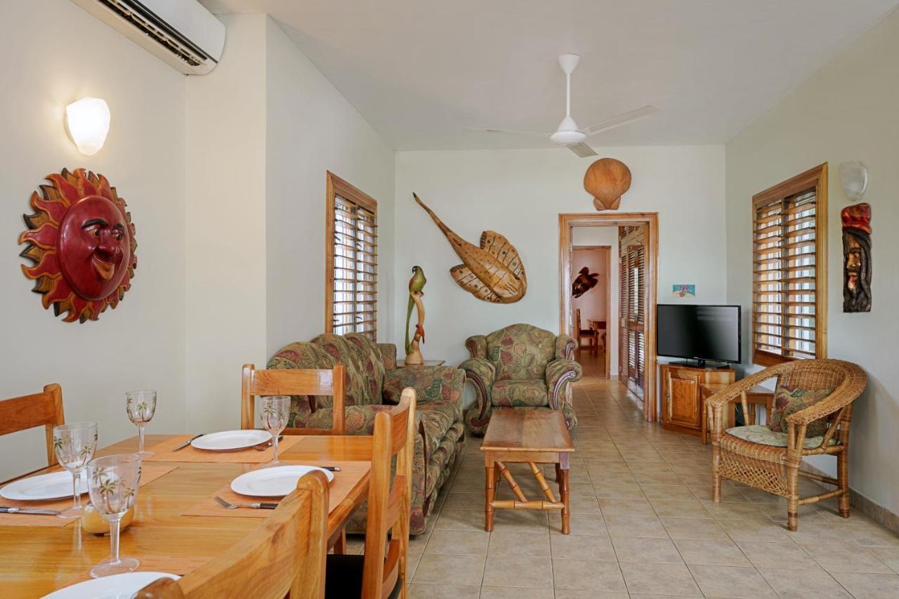 Beach House Condos, 3*