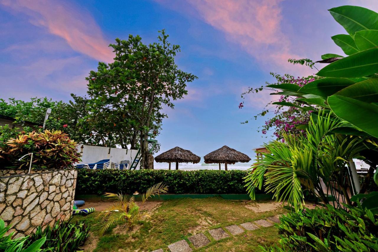 Beach House Condos, 3* Negril