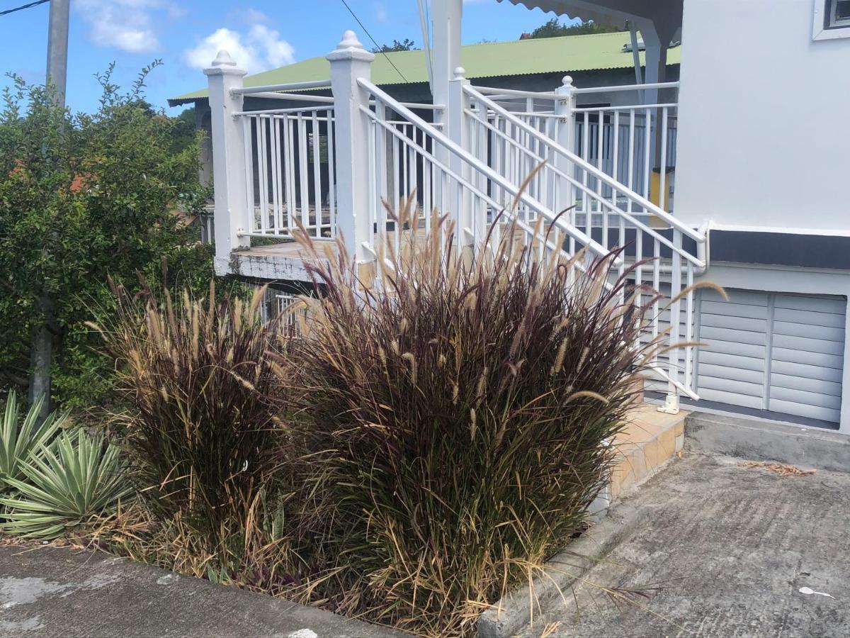 Paradyse Den's Pres Sources D'eau Chaudes , Paisible , Vue Sur , Wifi Apartment