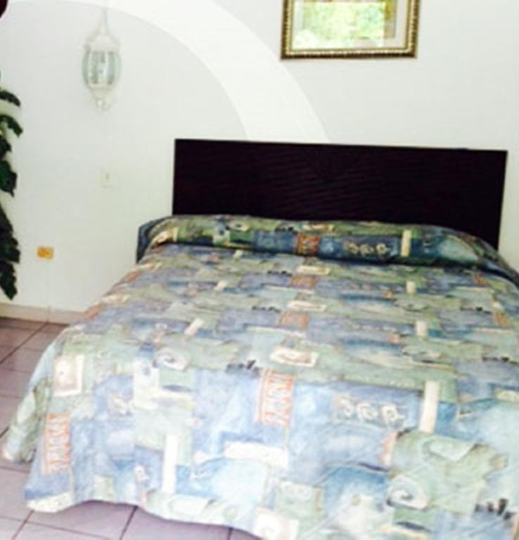 Hidden Village Hotel 2*