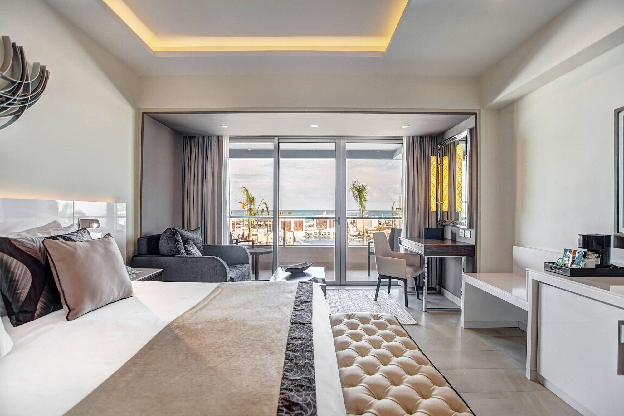 Resort Royalton Blue Waters Montego Bay, An Autograph Collection 5*