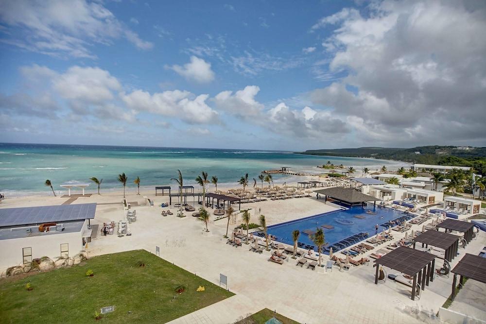 Resort Royalton Blue Waters Montego Bay, An Autograph Collection 5*