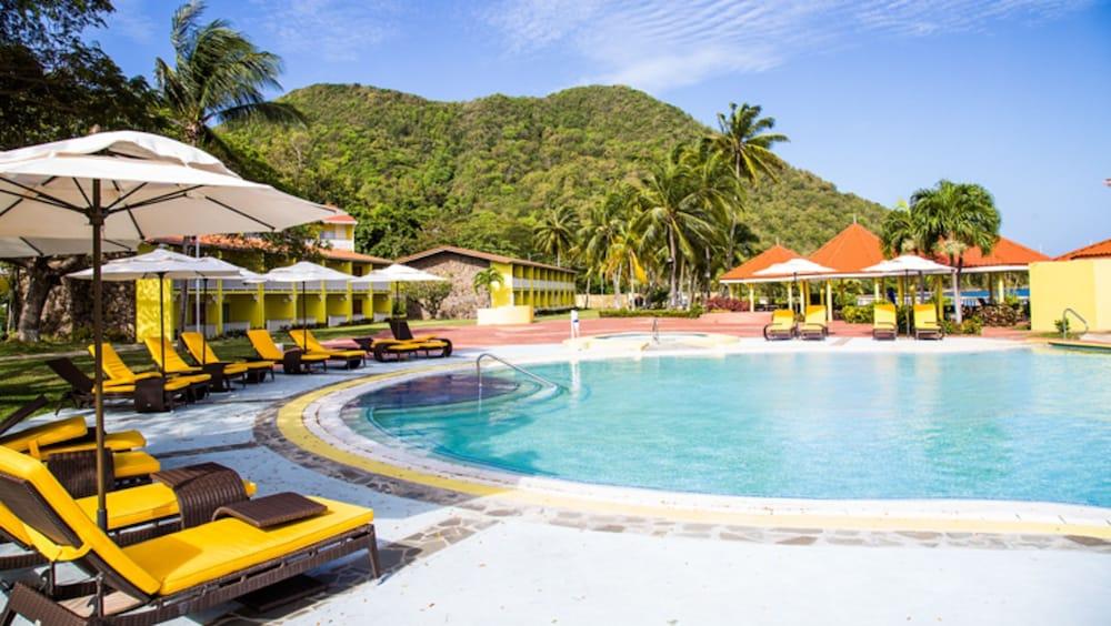 Starfish St Lucia Resort