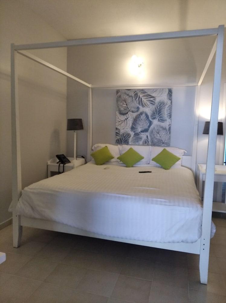 Hotel Fregate Bleue 3*