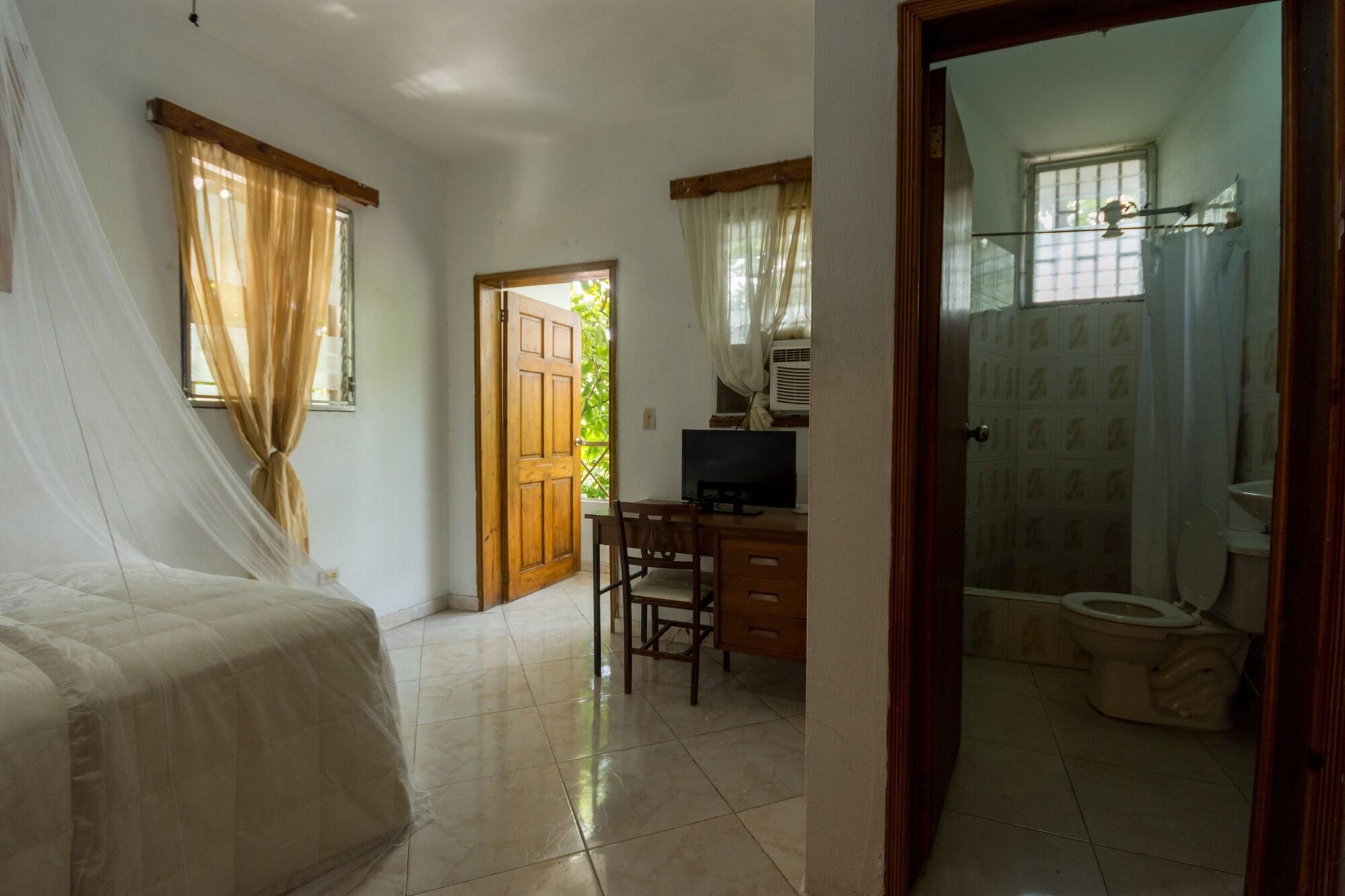 Pacot Breeze Hotel Aparthotel