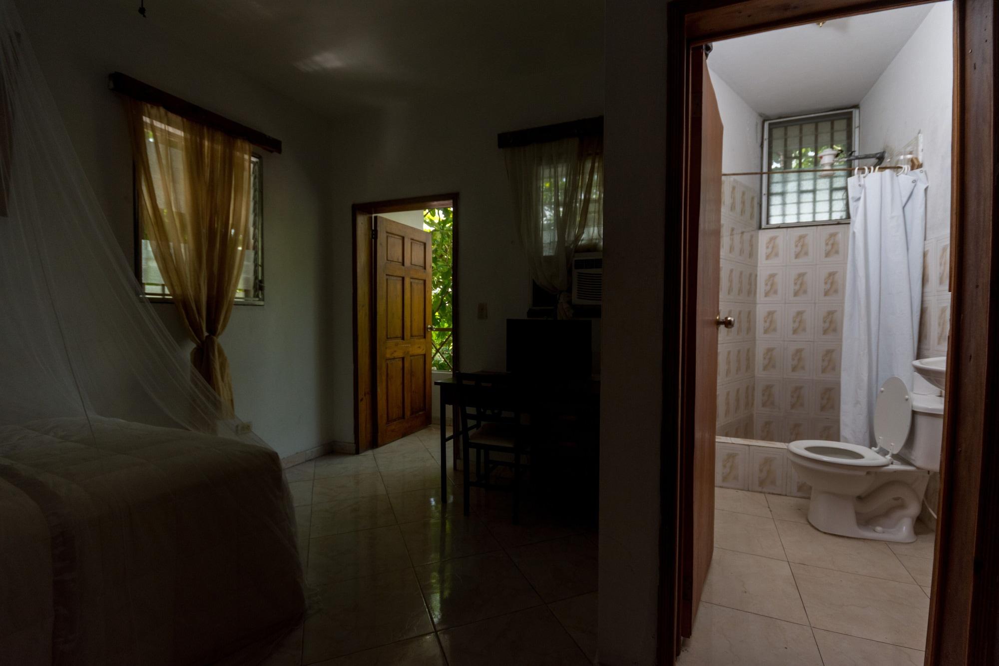 Pacot Breeze Hotel Aparthotel 3*