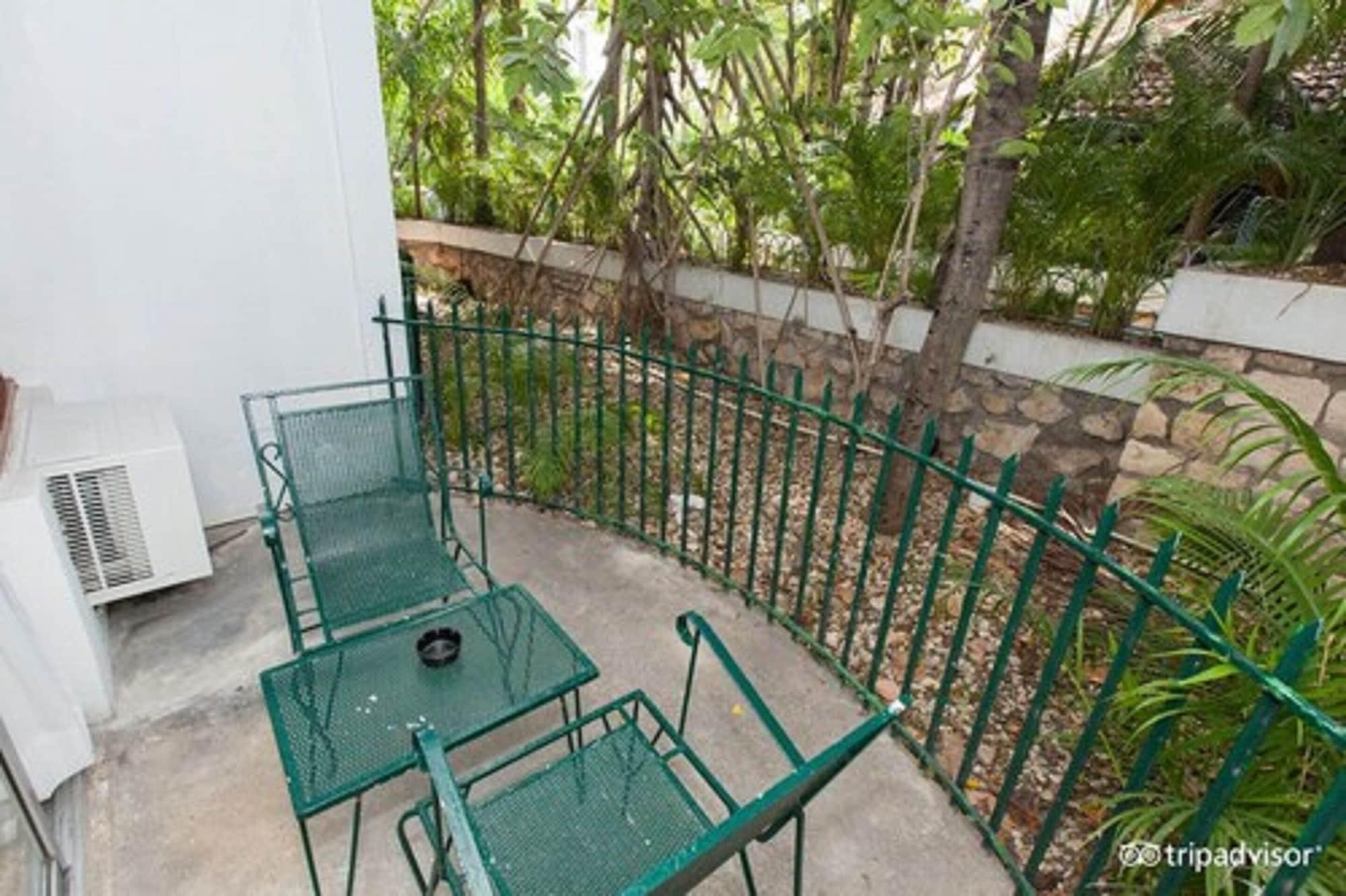Le Plaza Luxury tent 3*