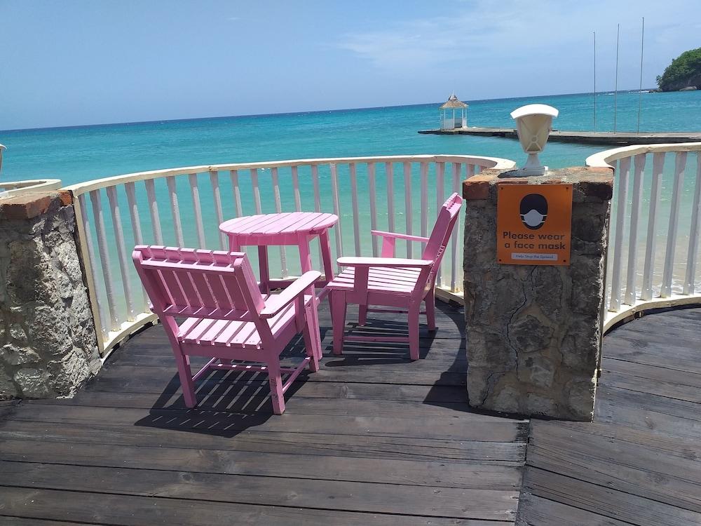 Shaw Park & Hotel Ocho Rios