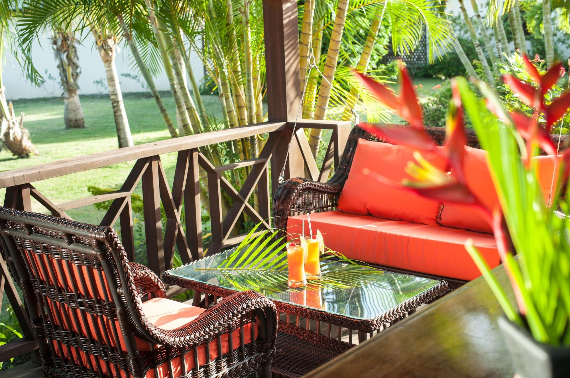 Hotel Le Phare Bleu Boutique And Marina St. George's