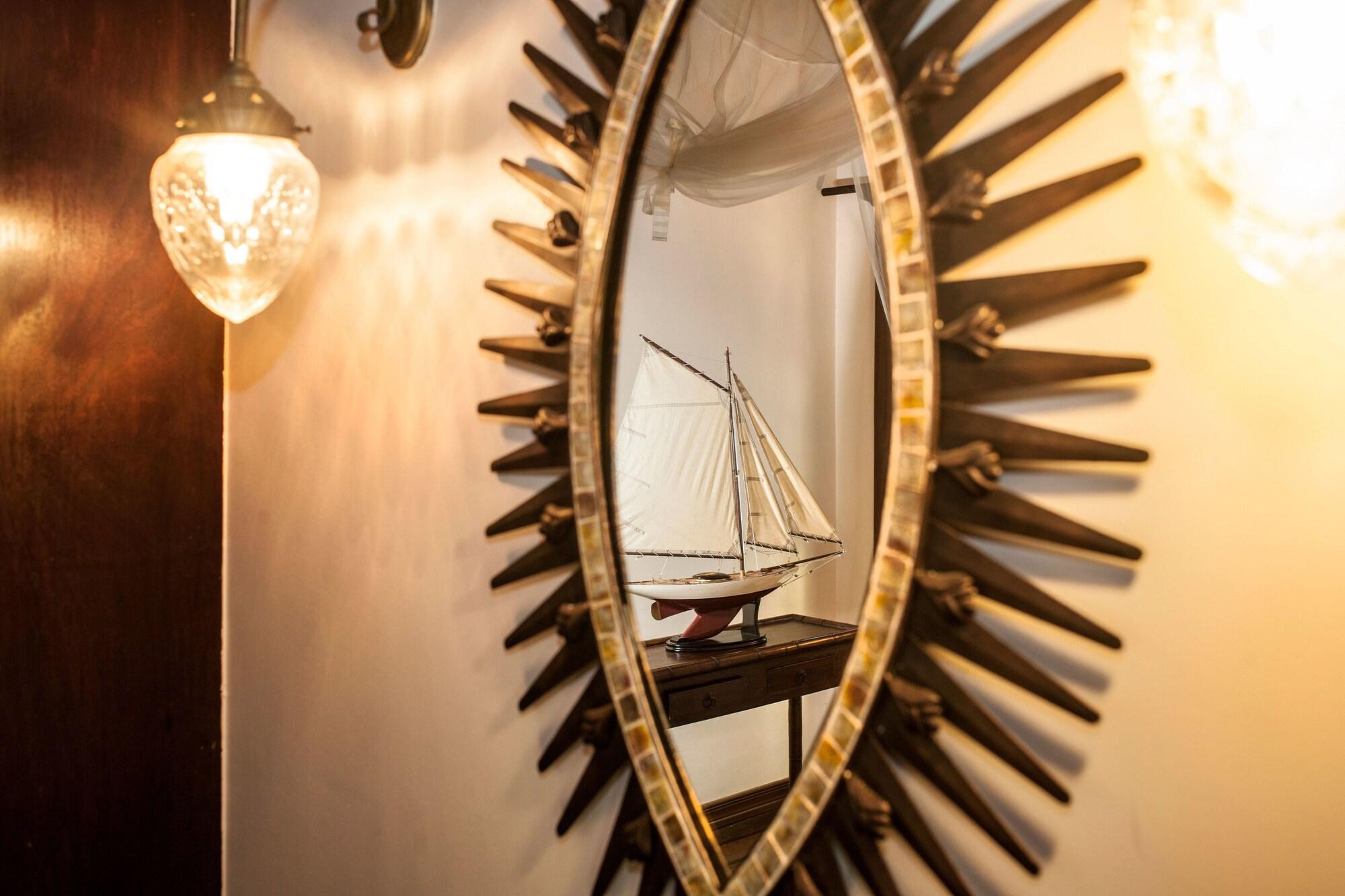 Le Phare Bleu Boutique And Marina Hotel