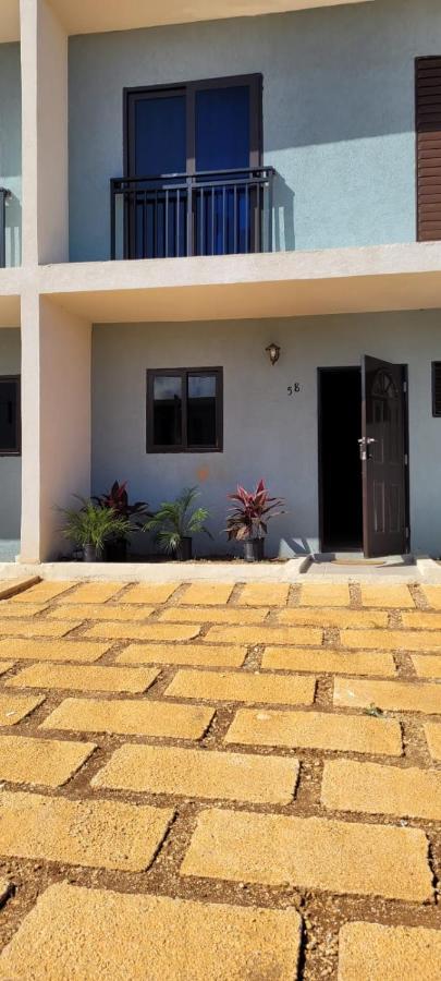 Retreat By The Lovely New 2 Bedroom * Discovery Bay