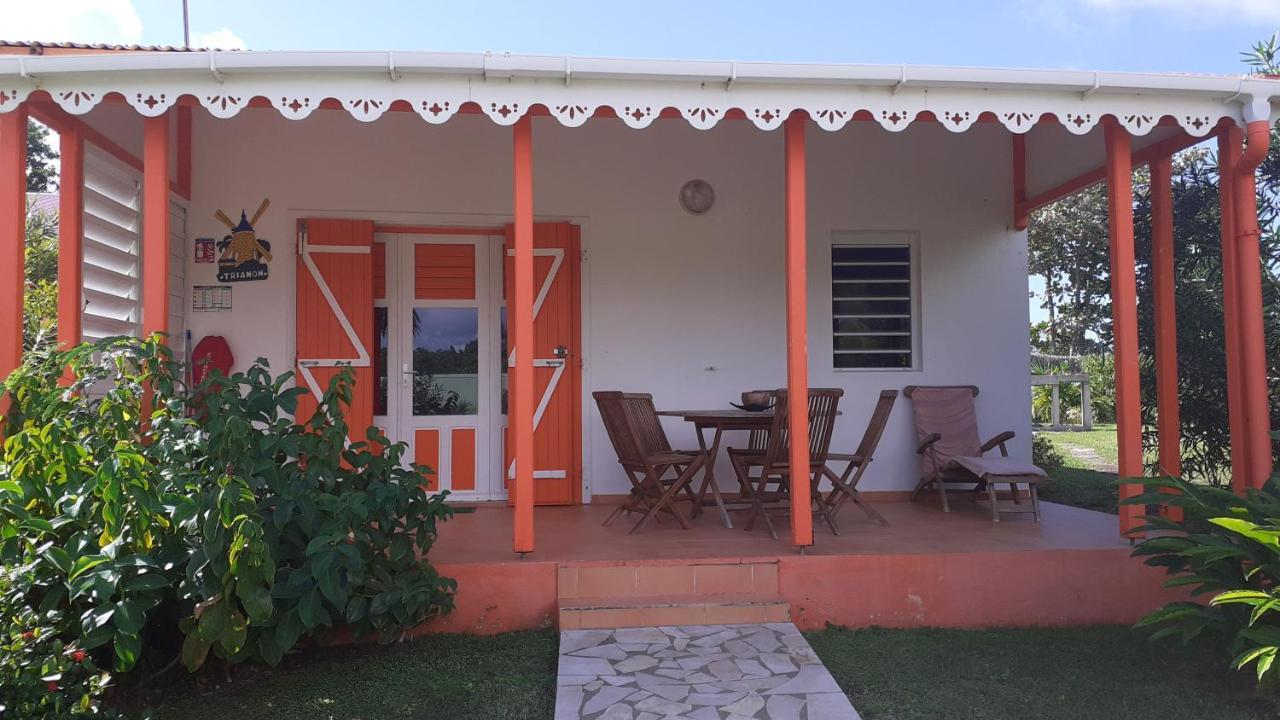 Au Village De Menard 3*