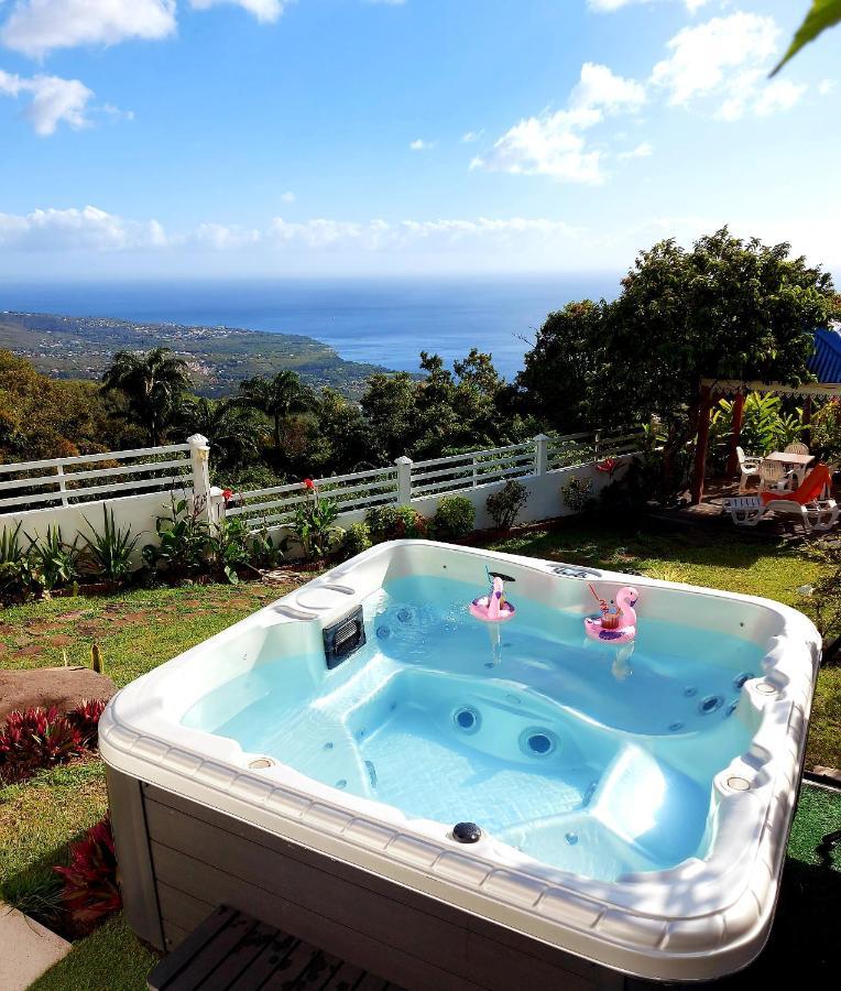 Belavue & Prive, Avec Vue Panoramique Sur Mer, Jardin Creole Paysager, Jacuzzi Prive Holiday home Bouillante