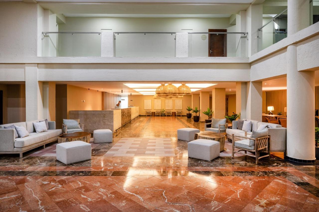 Coral Costa Caribe Resort