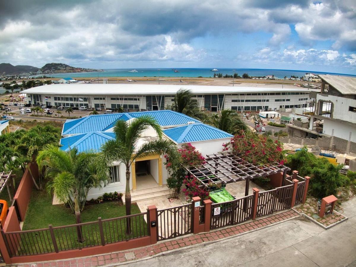 Airport View 3-bed * Cupecoy (Sint Maarten)