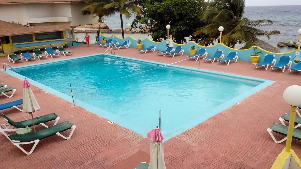 Hotel Club Ambiance (adults Only) 3*