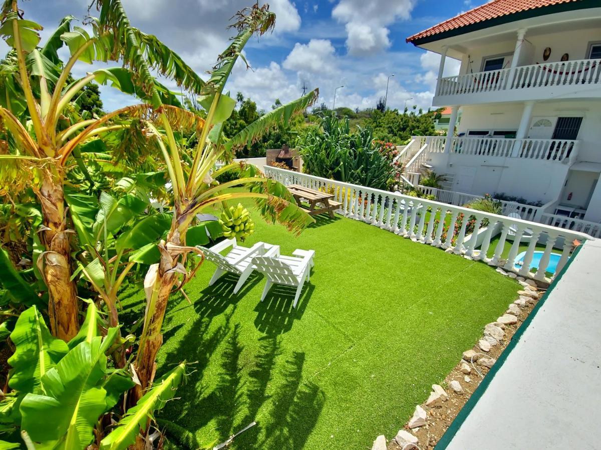 Adonai Boutique 4* Willemstad
