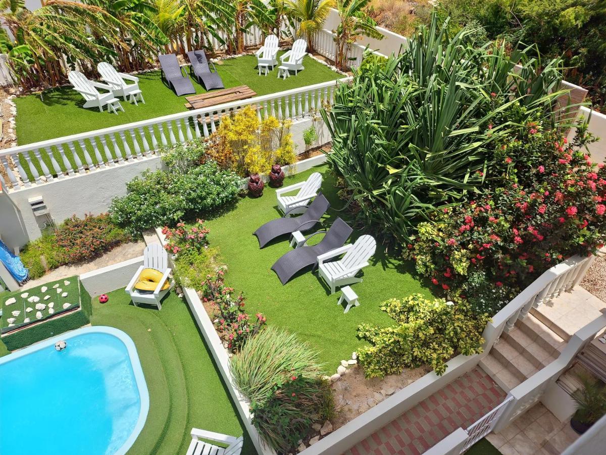 Adonai Boutique 4* Willemstad