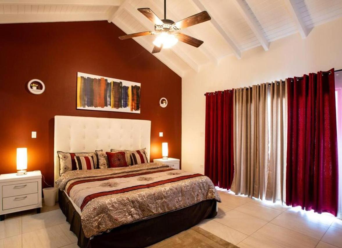 Airport View 3-bed Pousada Cupecoy (Sint Maarten)