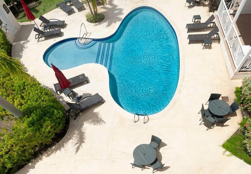 Private On The West Coast Of Barbados Apartment *