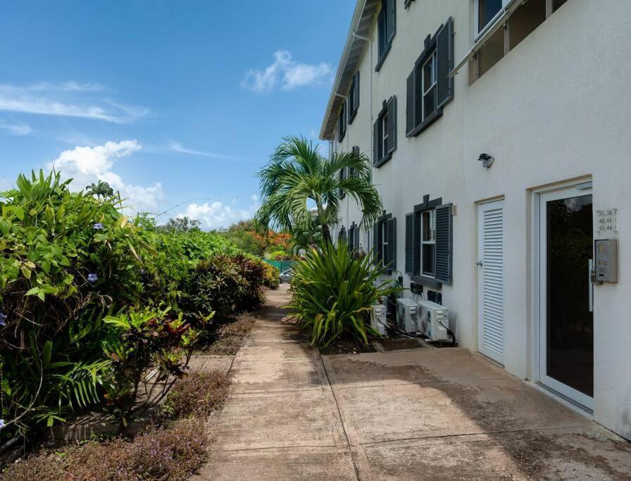 Private On The West Coast Of Barbados Apartment *