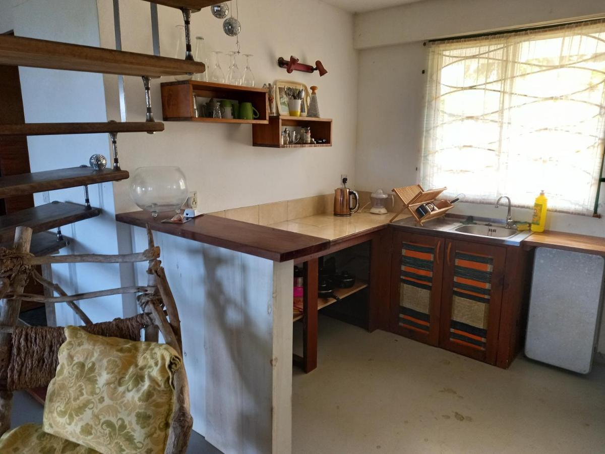 Apartment Charly's Place Calibishie