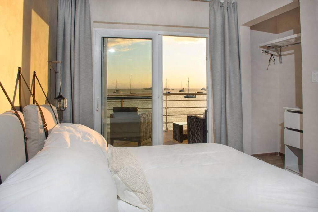 Tradewinds Apartment *