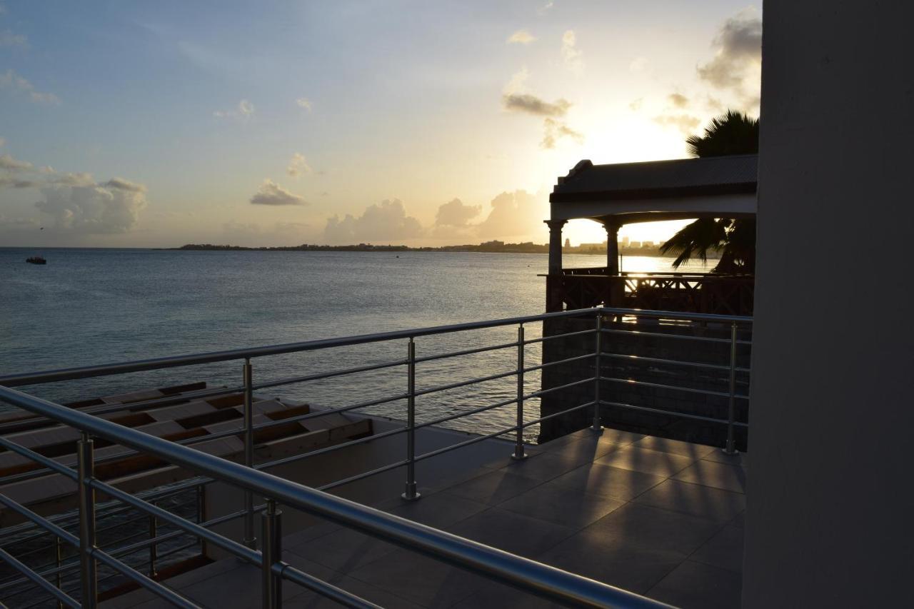 Tradewinds * Simpson Bay
