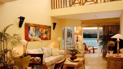 Bay And Victorian House Hotel 4*