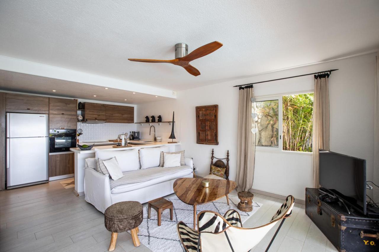 Villa Life Is Good In Cul de Sac