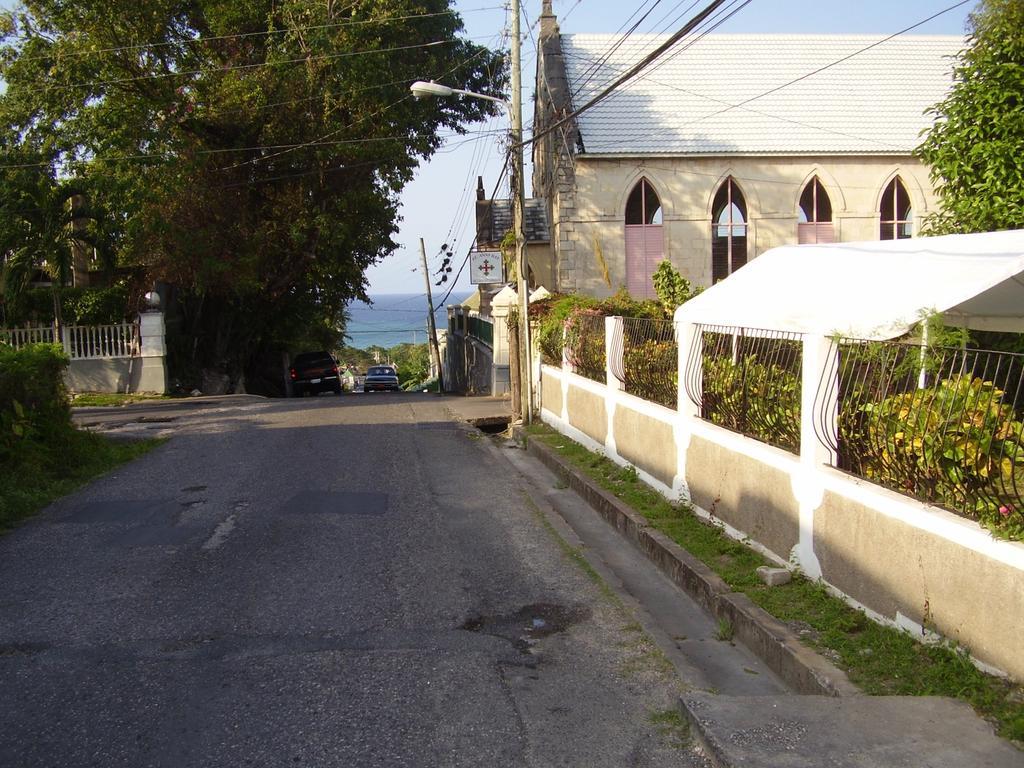 Teresinajamaica Casa de hóspedes Saint Annʼs Bay