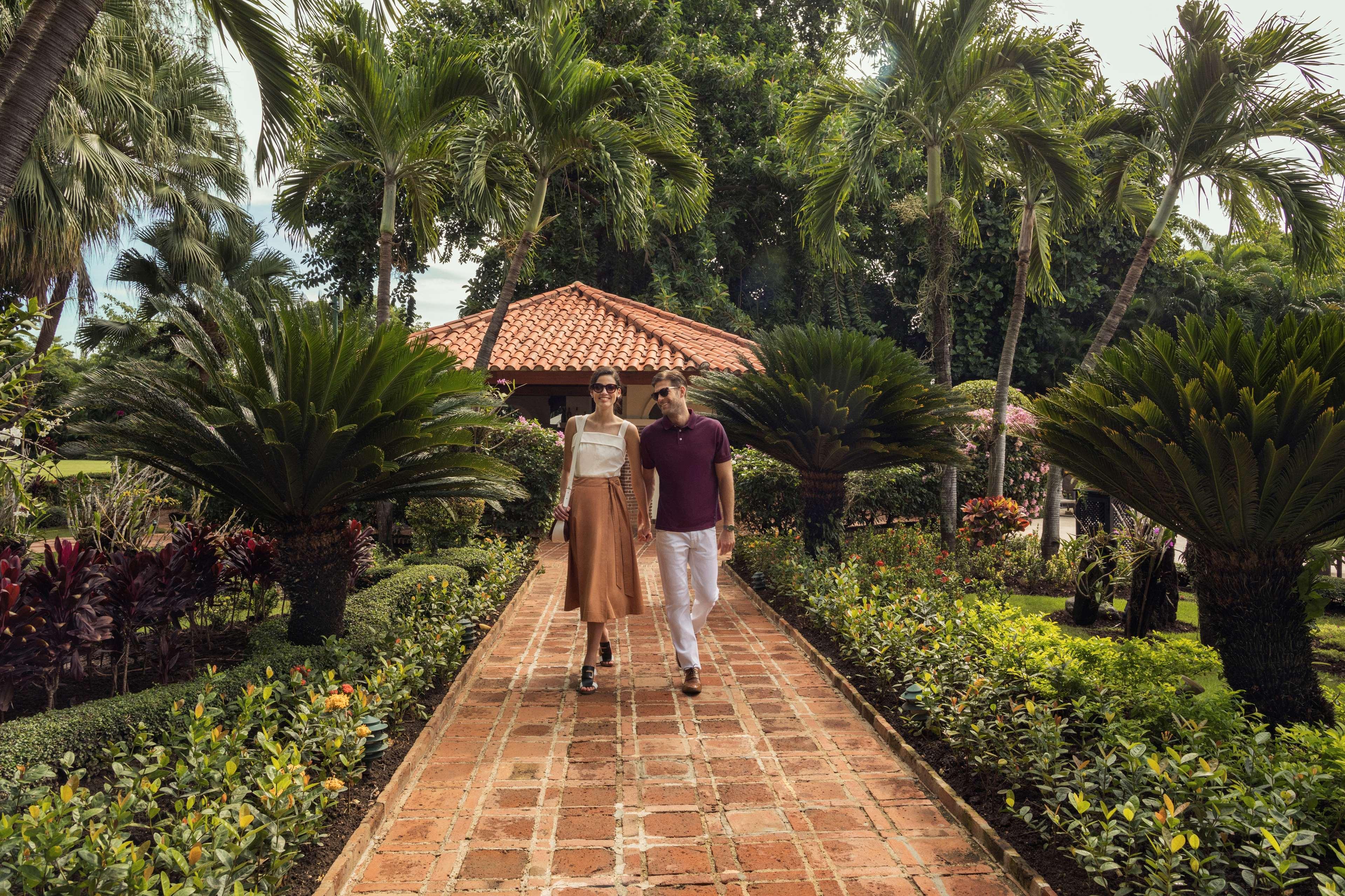 Hotel El Embajador, A Royal Hideaway