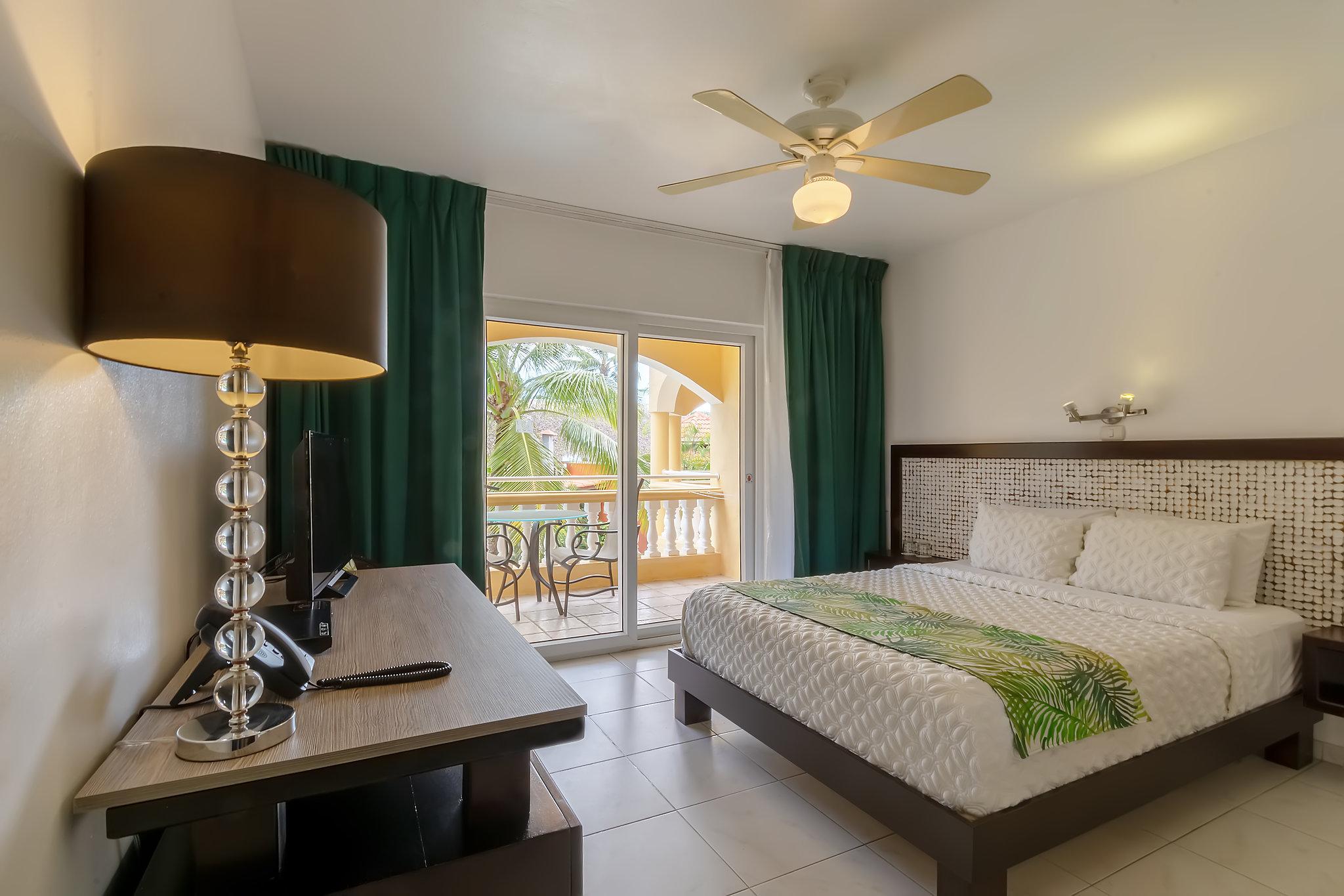 Taina Hotel 4*