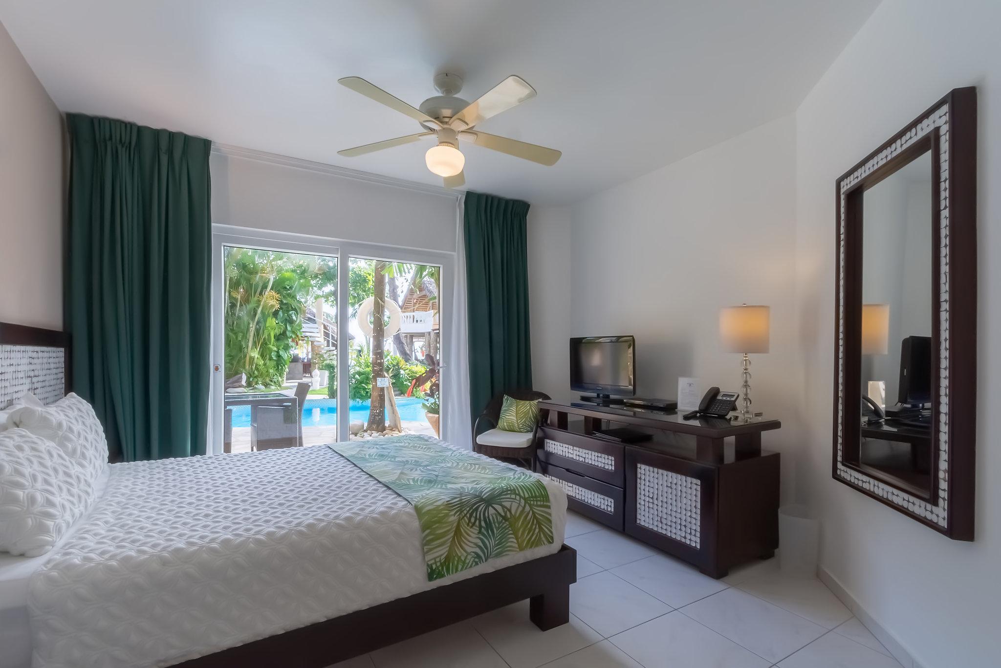 Taina Hotel