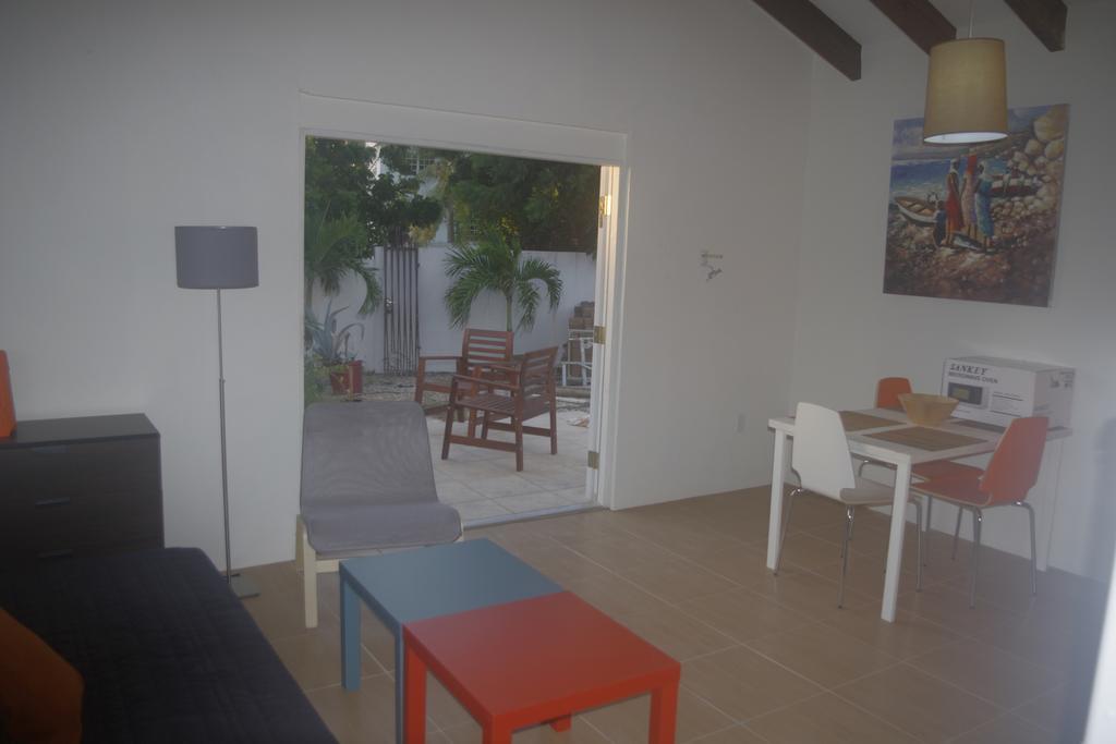 Advantage Curacao Apartment Willemstad