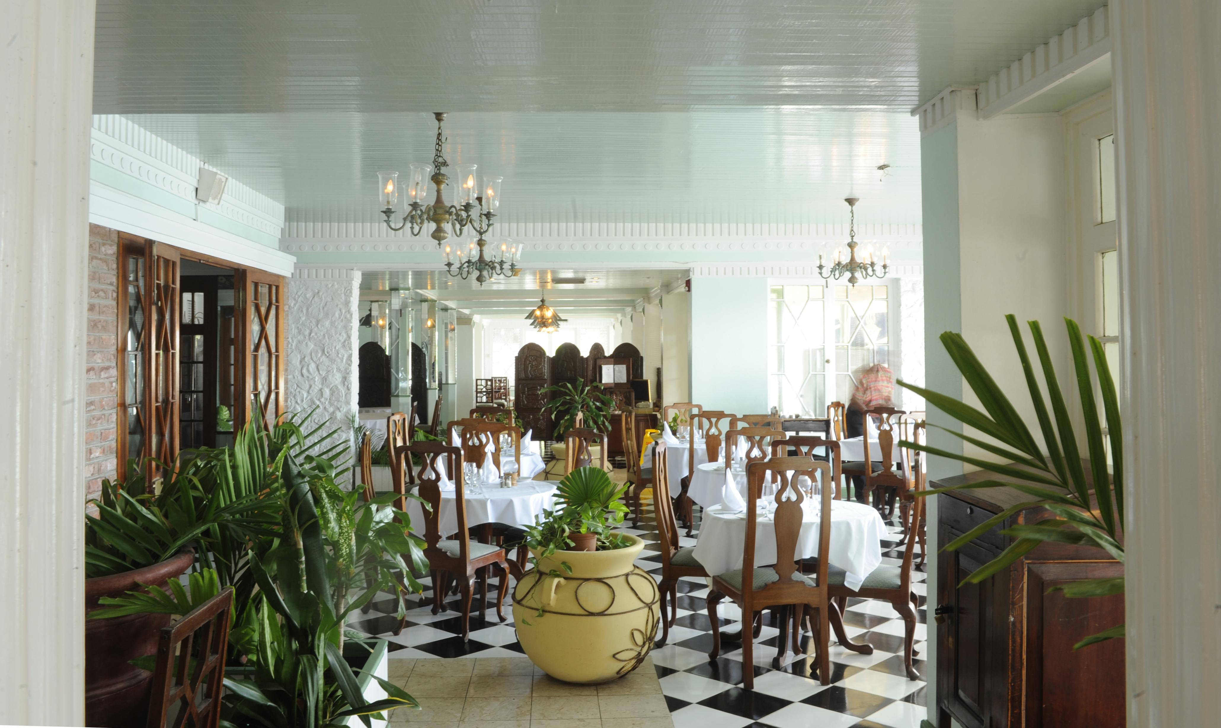 Hotel Shaw Park &