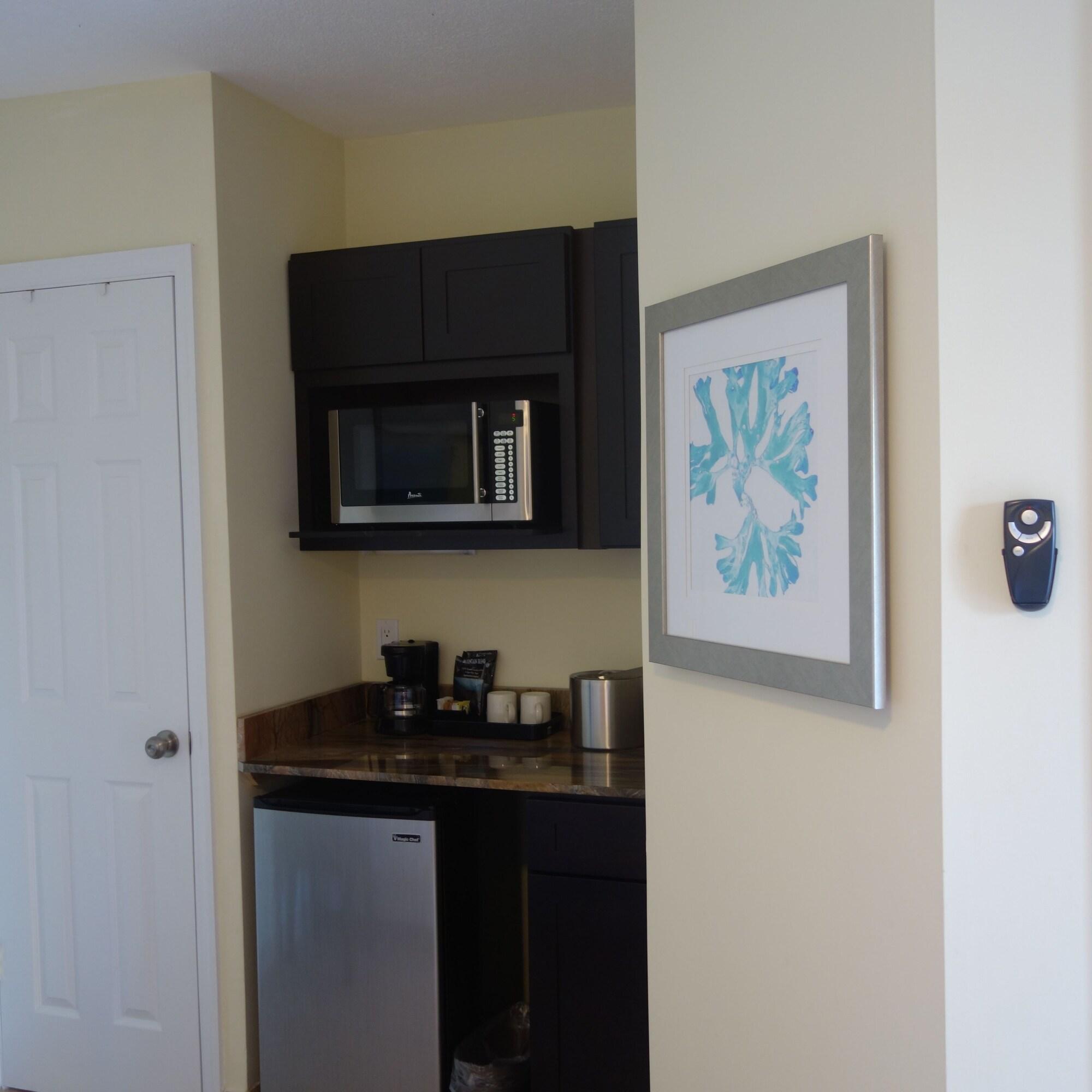 Hotel The Lodgings Hotel Surestay Collection By Best Western Five Cays Settlement