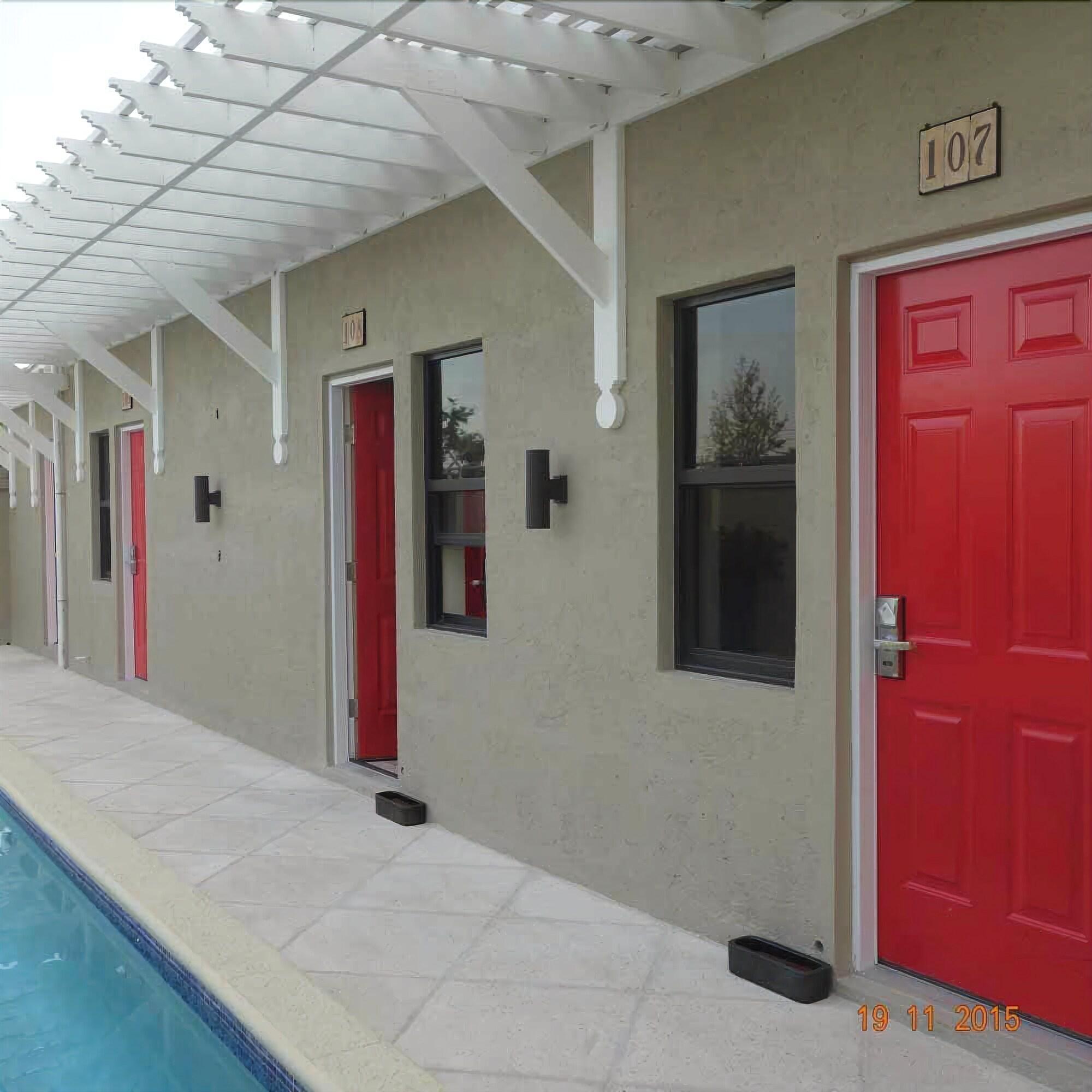 The Lodgings Hotel Surestay Collection By Best Western Hotel Five Cays Settlement