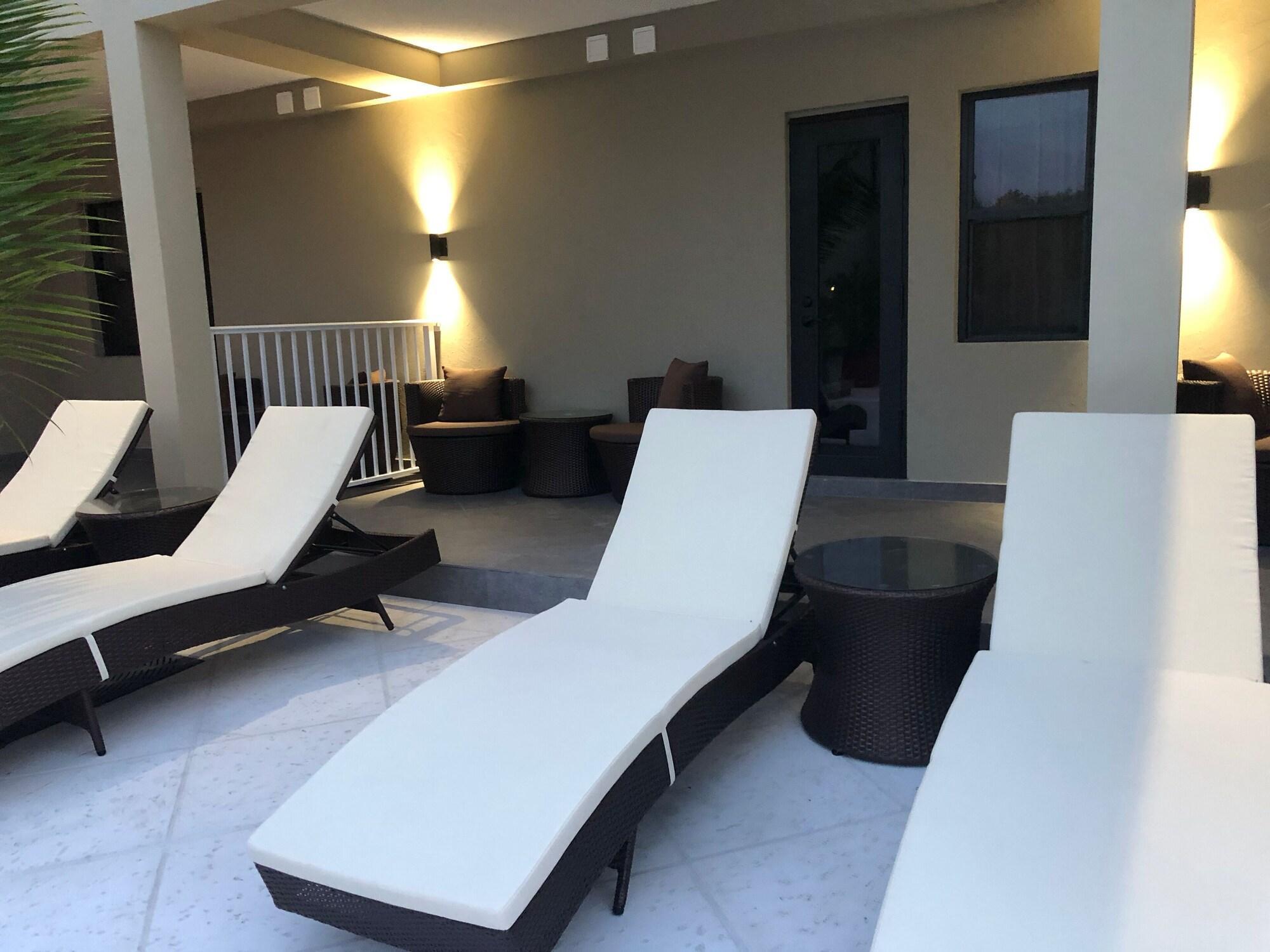 The Lodgings Hotel Surestay Collection By Best Western 3* Five Cays Settlement