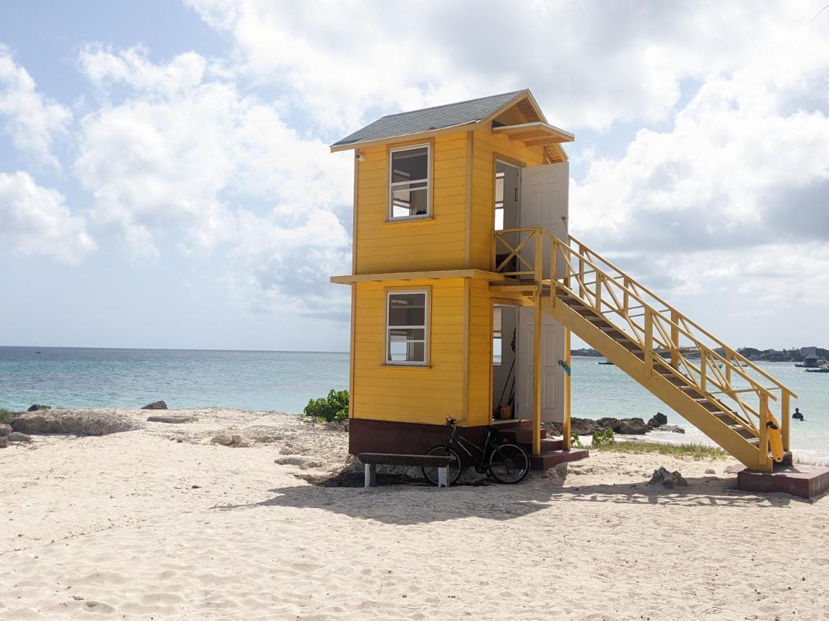 Apartment Breezy Ocean Front Close To The Beaches *