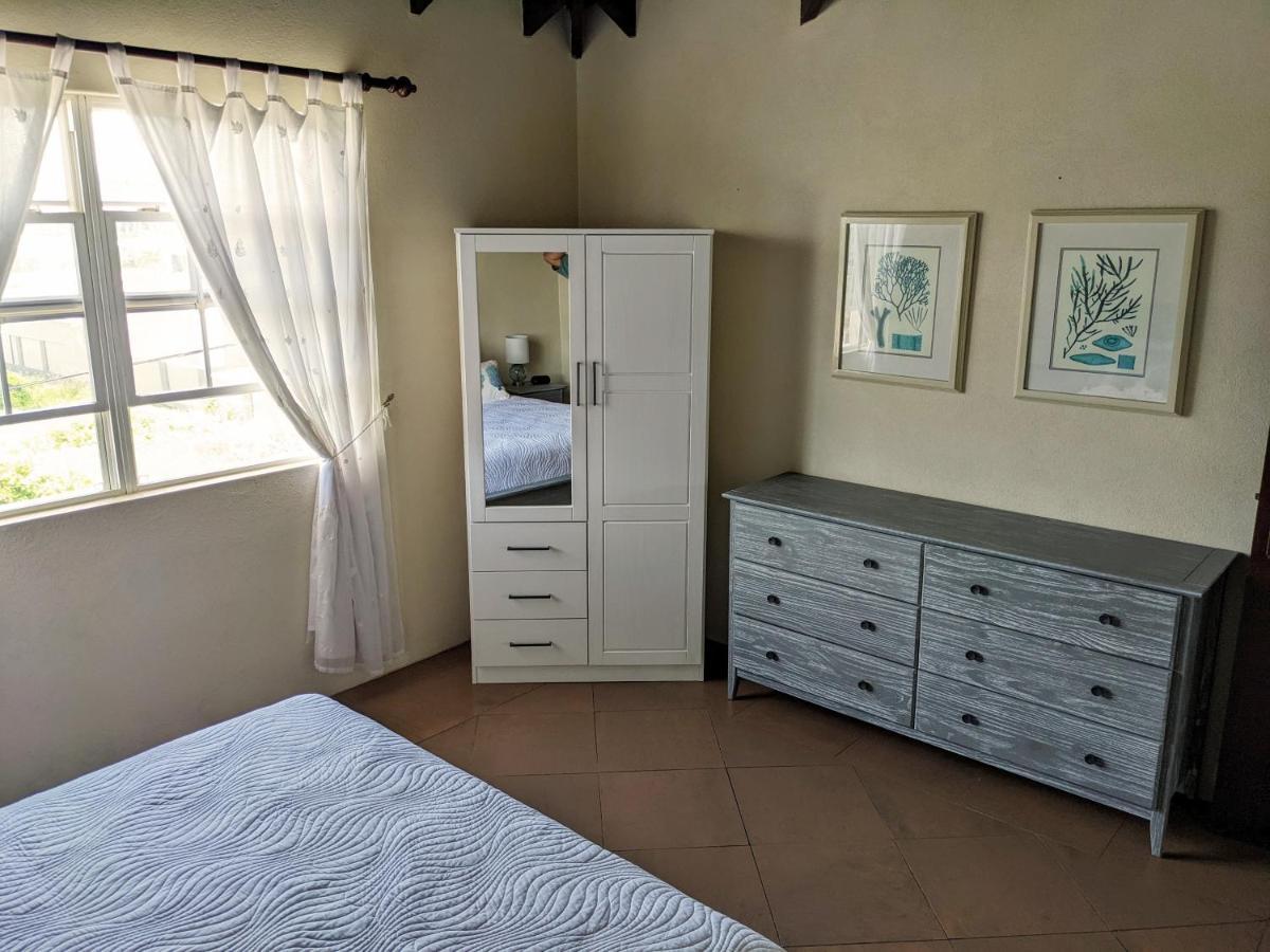 Apartment Breezy Ocean Front Close To The Beaches *